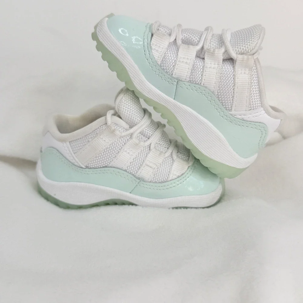 Jordan 11 Retro Low Kids Size 4C White Mint Green Good Patent Leather 645107-103